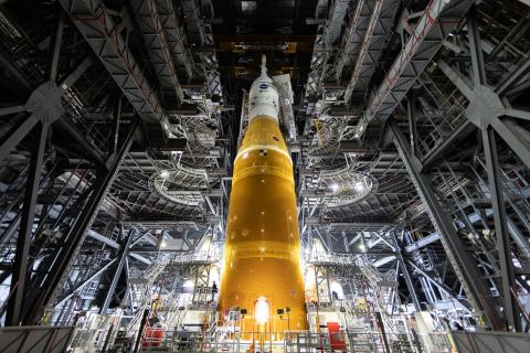 阿耳特弥斯_Rocket_VAB_Credit_NASA