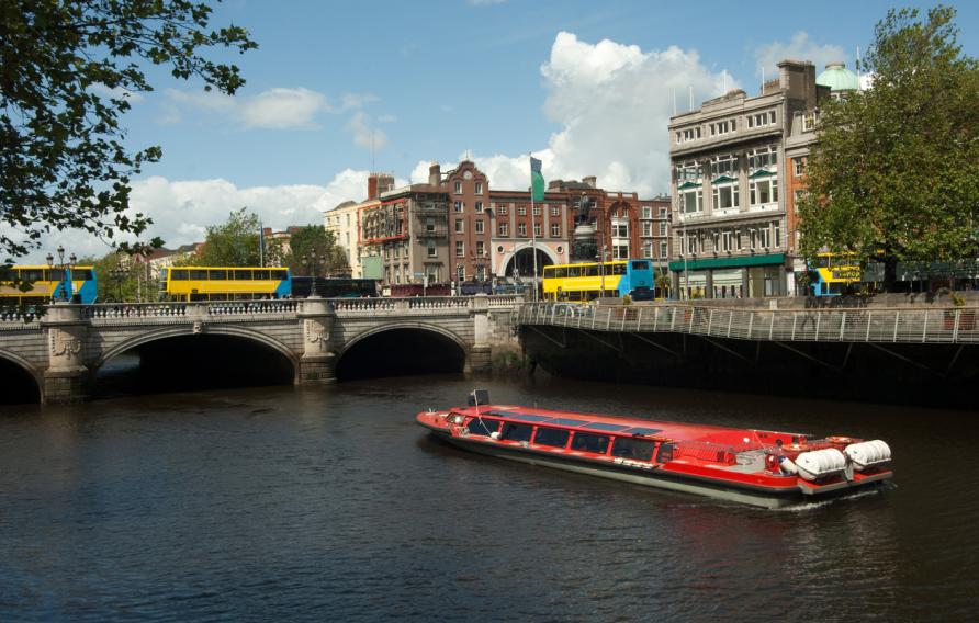 River Liffey O'Connell bridge Dublin